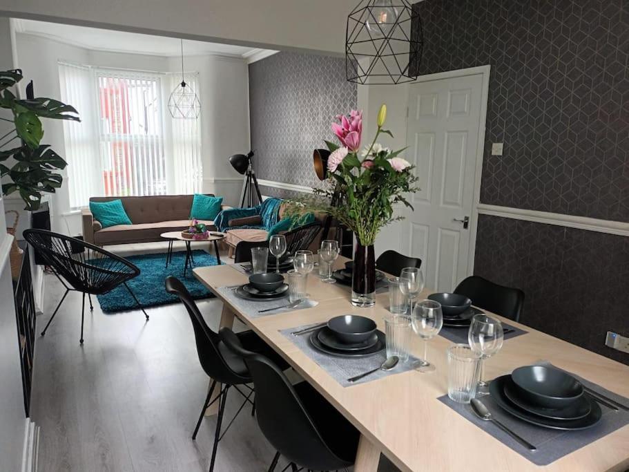 Antonio Str Liverpool 6 Beds Exterior foto