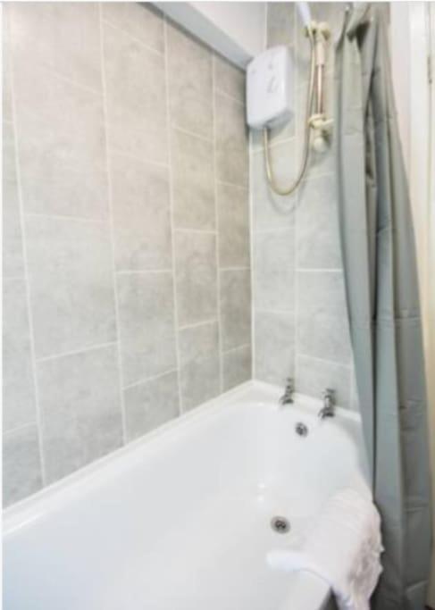 Antonio Str Liverpool 6 Beds Exterior foto