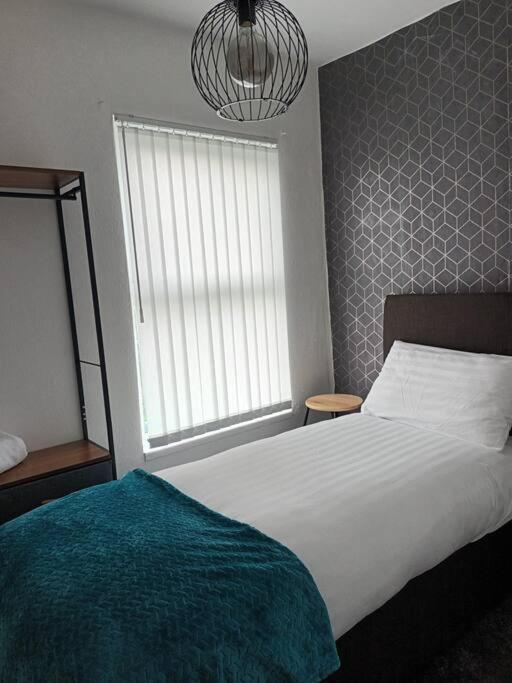 Antonio Str Liverpool 6 Beds Exterior foto