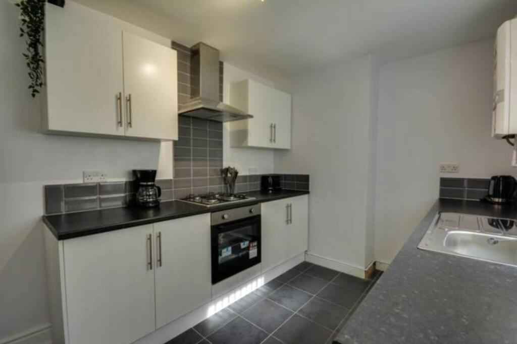 Antonio Str Liverpool 6 Beds Exterior foto