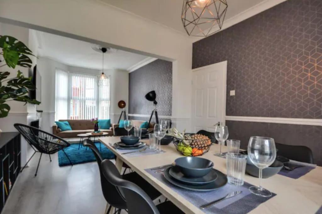 Antonio Str Liverpool 6 Beds Exterior foto